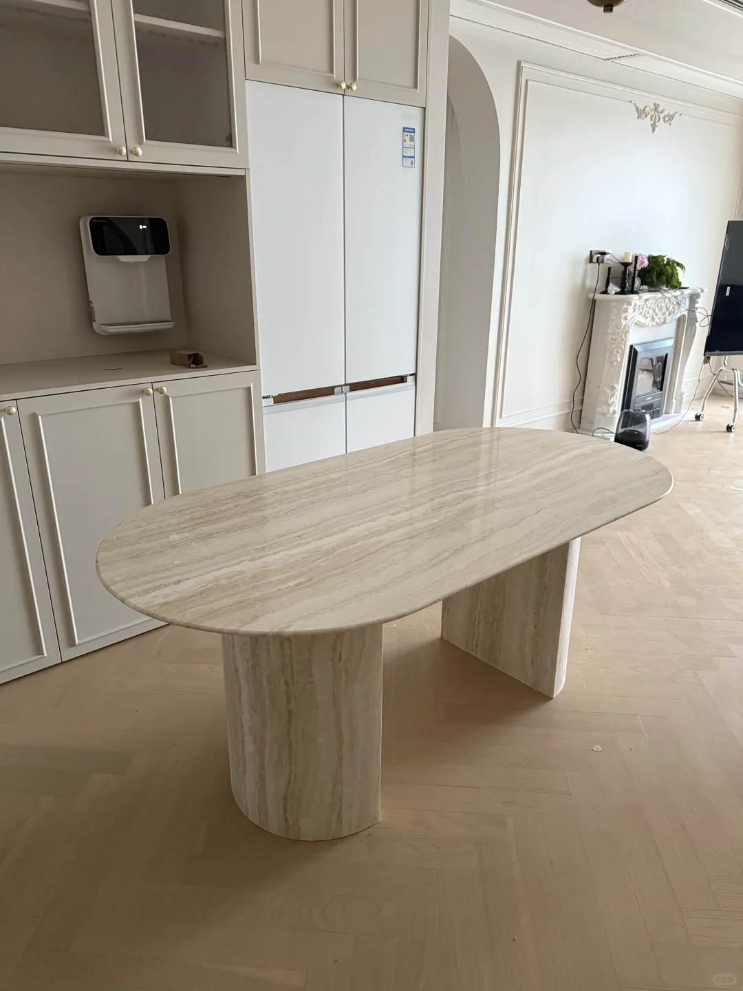Tidløs elegance med travertin