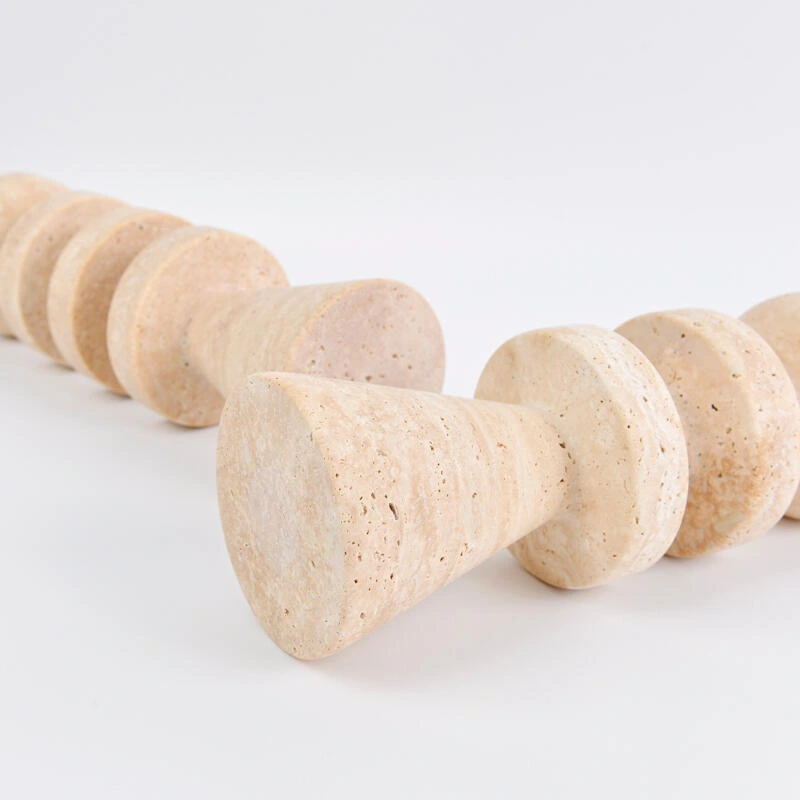 Beige travertin lysestag